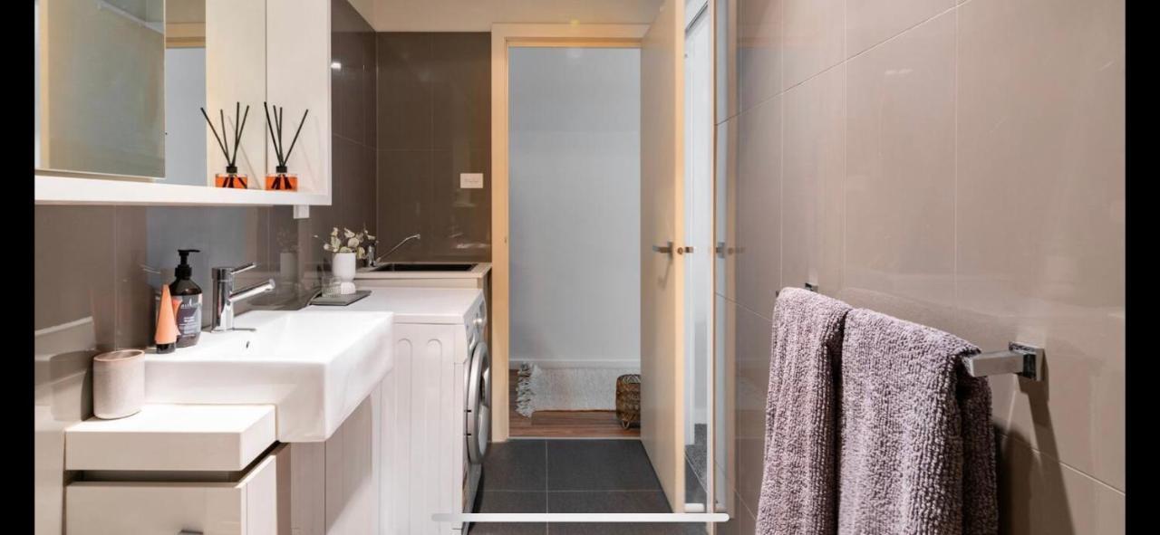 The Pas.Coe - A Stylish 1 Bedroom Unit With Free Parking. Melbourne Exterior photo